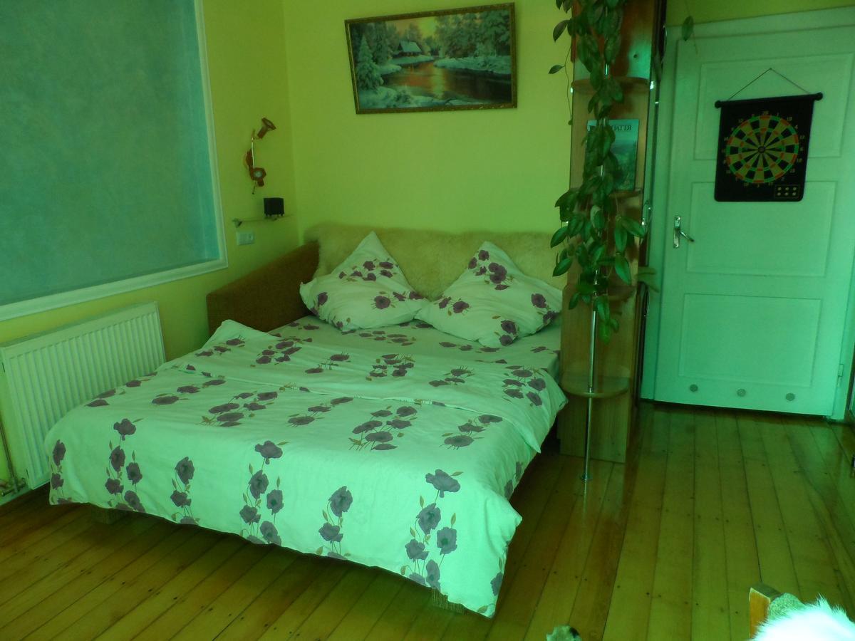 Appartement "Ранчо" - Тераса Квіти Сад à Oujhorod Extérieur photo